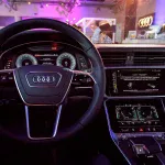 Audi A6 belülről, műszerfal, kormány.