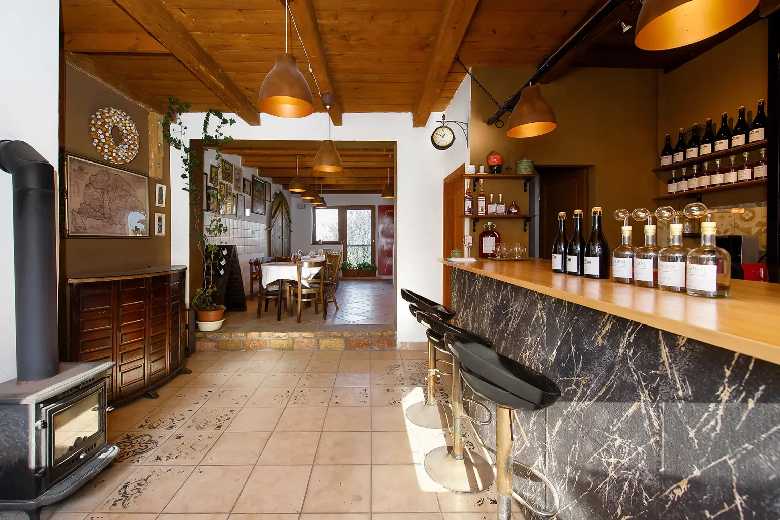 Real estate photography - Interior - Coffeeshop, Winery apartment - Etyek