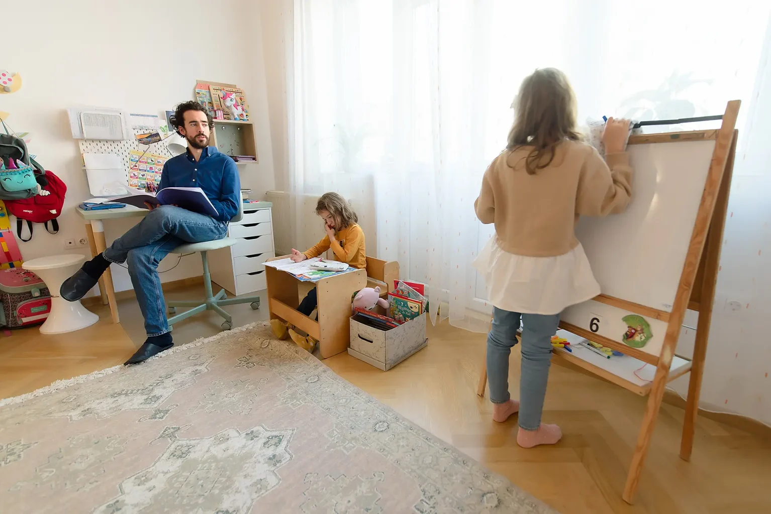 Lifestyle családi fotózás otthon - Otthoni környezetben szabadon pózok nélkül